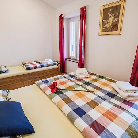 Sleek And Stylish With Sea View Apartmán