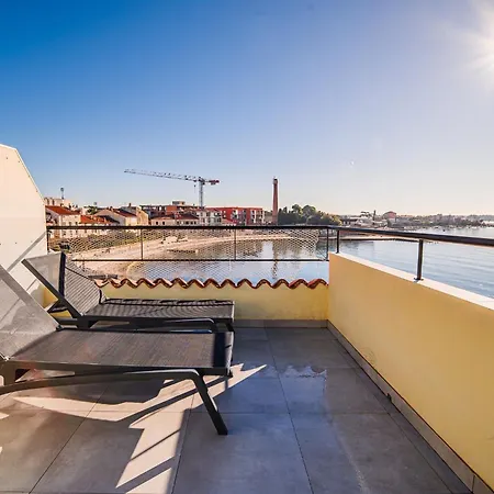 Sleek And Stylish With Sea View Apartmán Umag