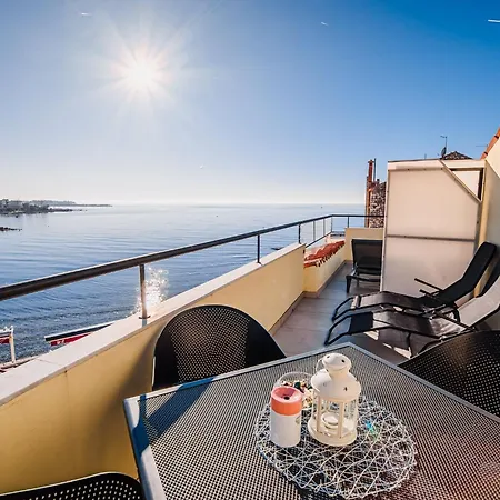 Apartmán Sleek And Stylish With Sea View