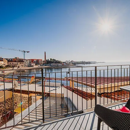 Sleek And Stylish With Sea View Umag