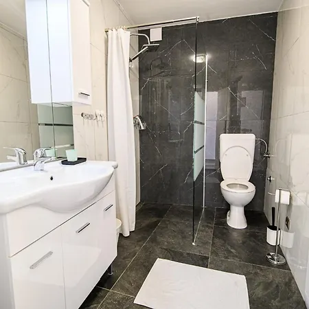 Sleek And Stylish With Sea View Umag